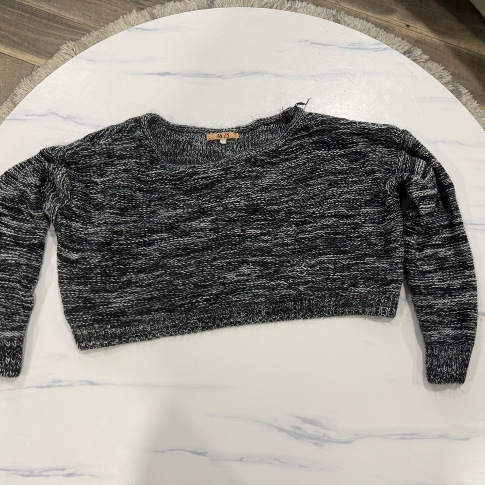 Women's Black and Gray Sweater